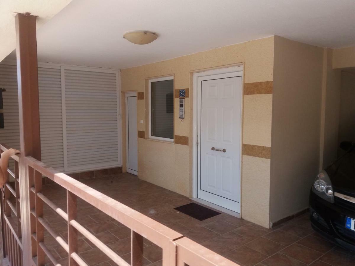 Jordan'S 3Rd Appartment At نيا ميشانيونا المظهر الخارجي الصورة